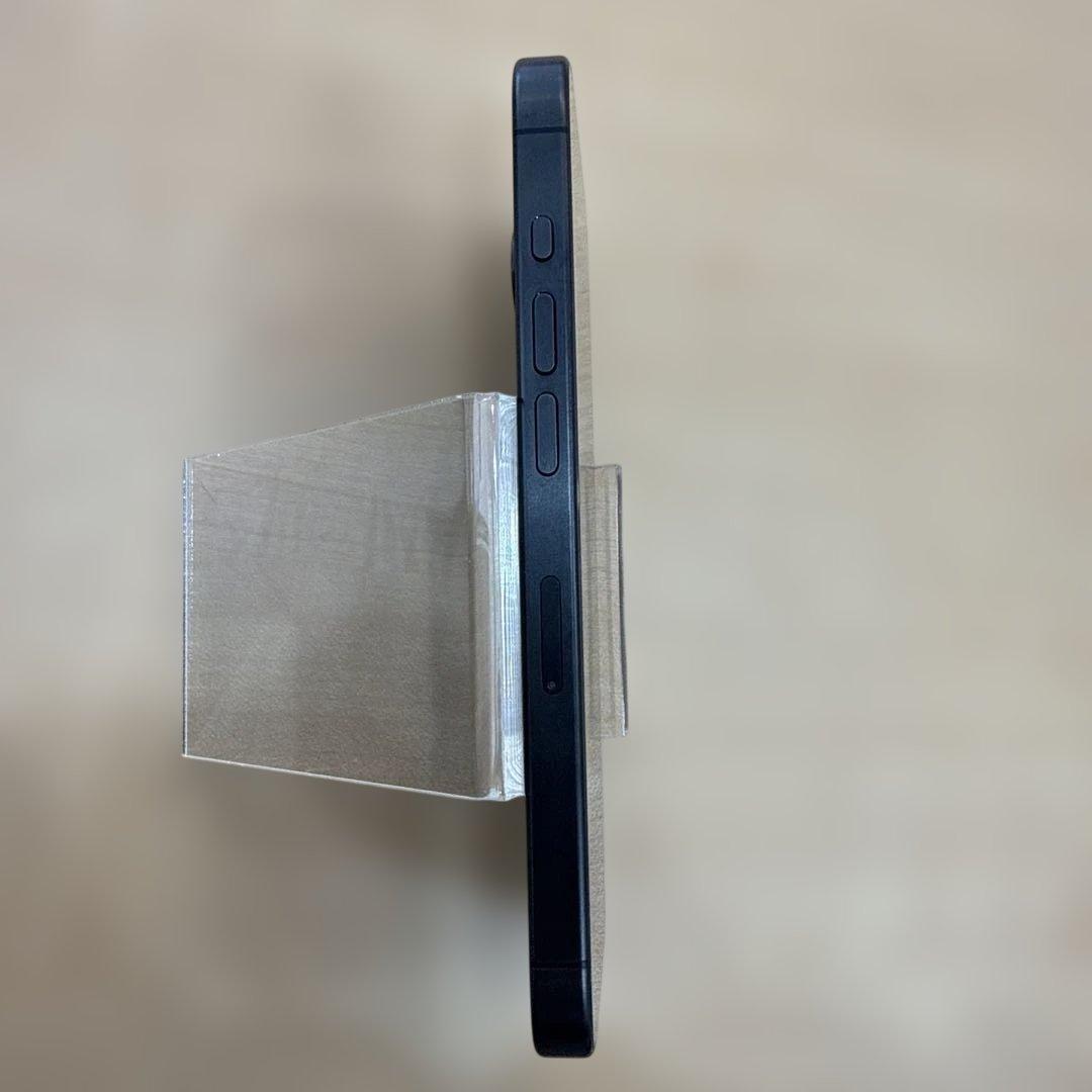 【極美品】iPhone 15 Pro 256GB ブラックチタニウムSIMフリー