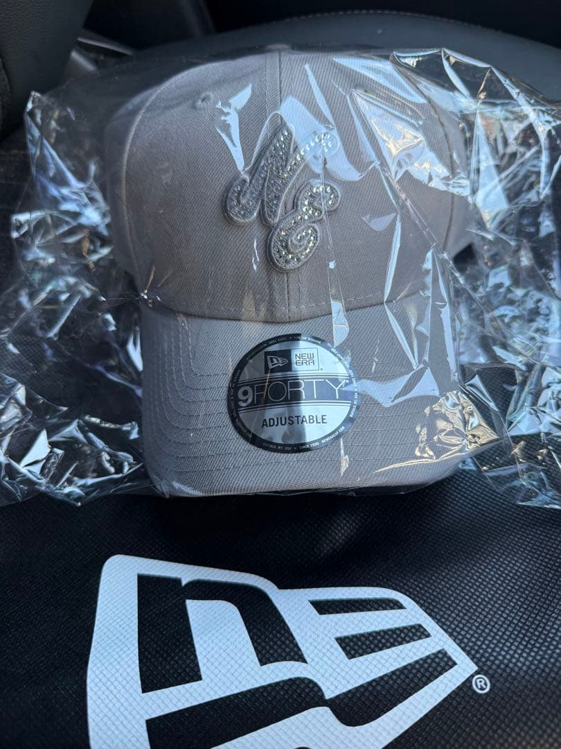 m*様 新品未使用ラインストーンNEW ERA ロゴ　ラインストーン