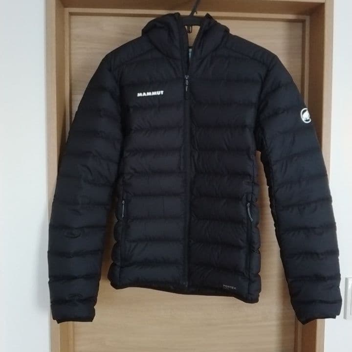 MAMMUT 黒 ダウンジャケット