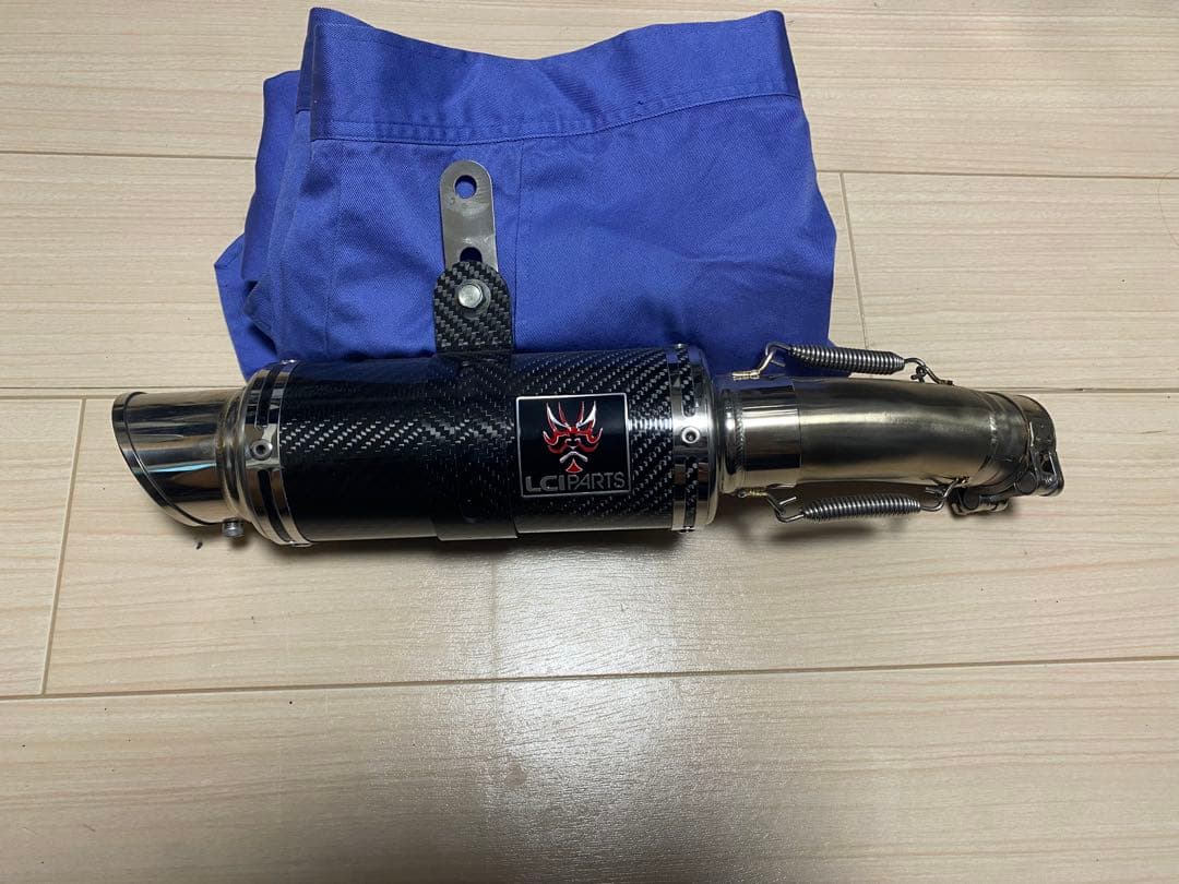 LCI PARTS ショートカーボンスリップオンマフラー　最終値下げ