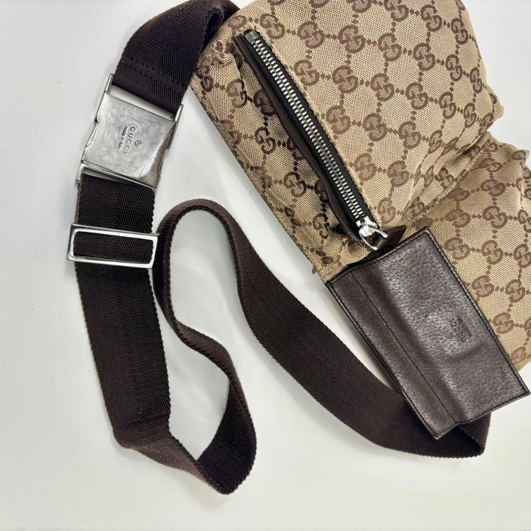 グッチ　ウエストバッグ　ポーチ　GGキャンバス　レザー　斜めがけ
