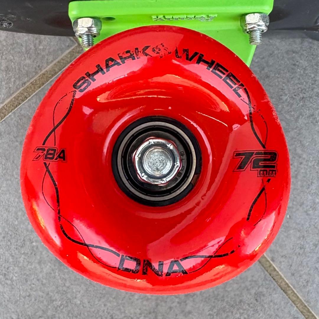 フルカスタム ペニー 22インチ シャークウィール 72mm DNA