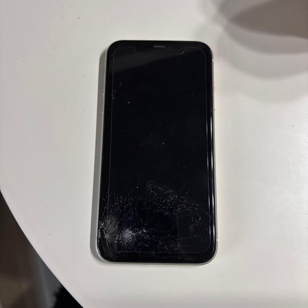 iPhone11 64GB ホワイト