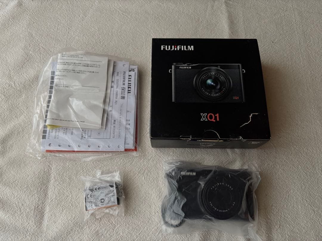 【美品】FUJIFILM XQ1 コンパクトデジタルカメラ
