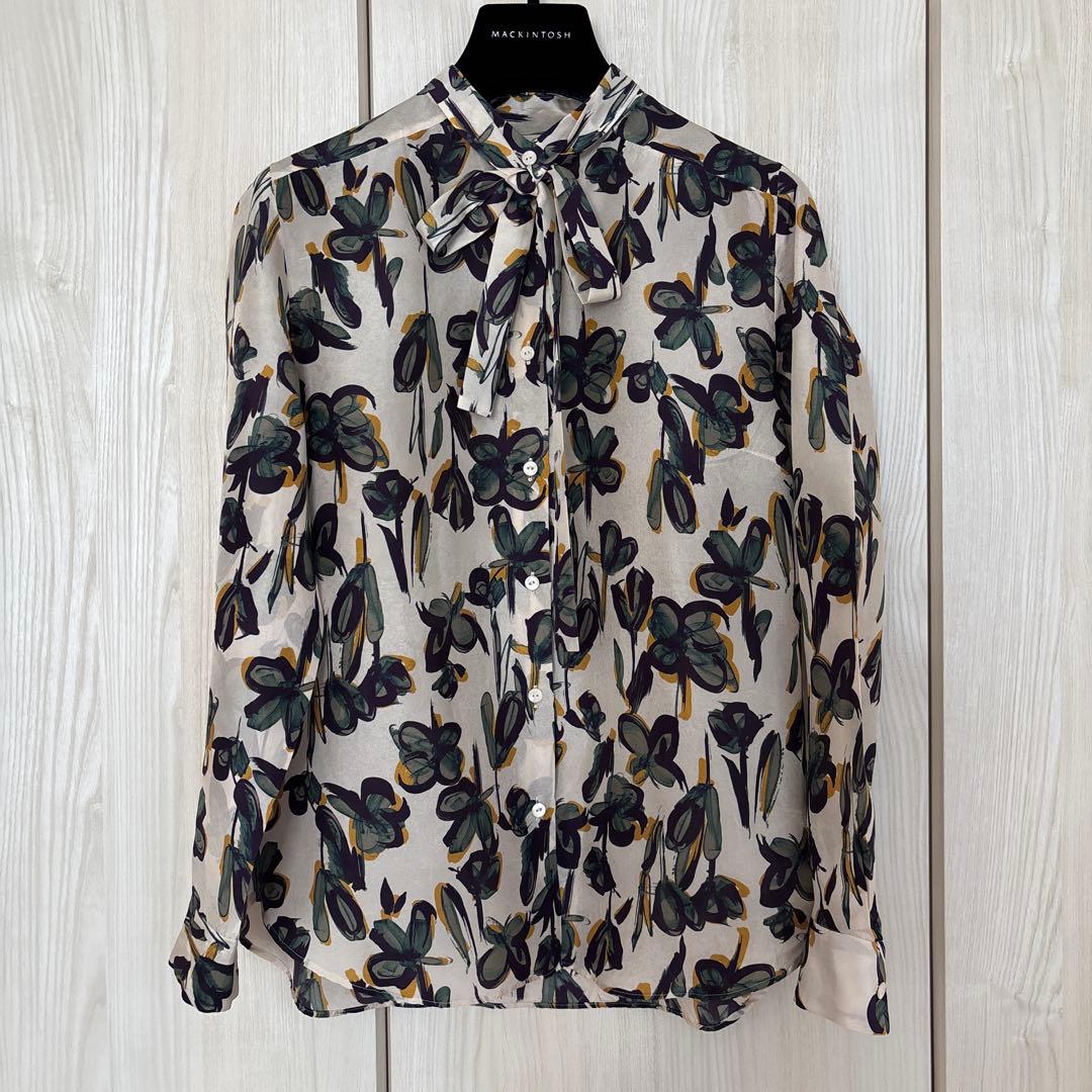 TOMORROWLAND シルククローバープリント ボウタイブラウス