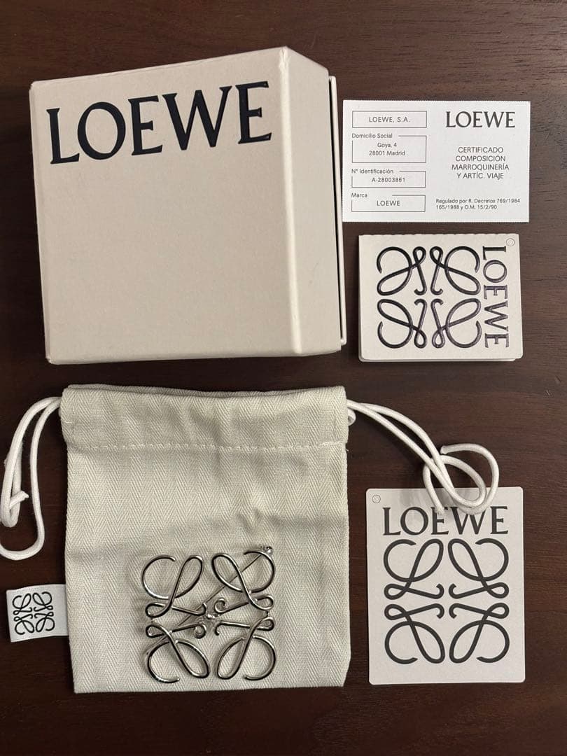 【美品】LOEWE　アナグラムブローチ　シルバー
