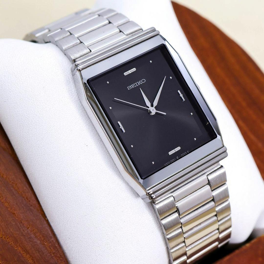 稼働 SEIKO 腕時計 黒文字盤 スクエア 新品電池 シンプル1936