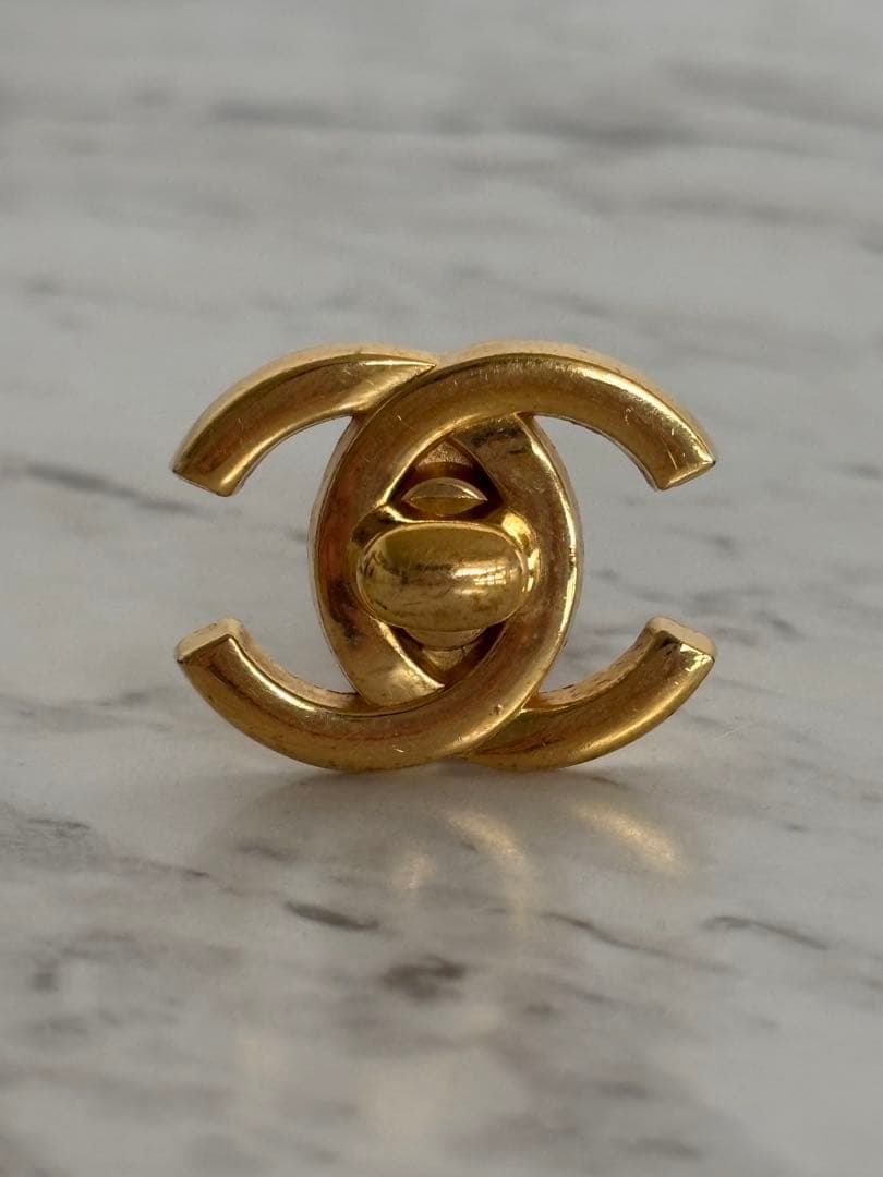 シャネル　ターンロック 95A イヤリング　片耳　美品