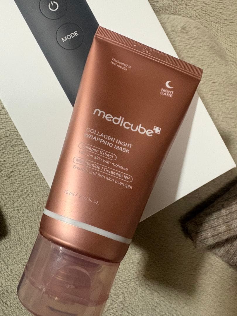 メディキューブ AGE-Rブースタープロ 美顔器　クマ