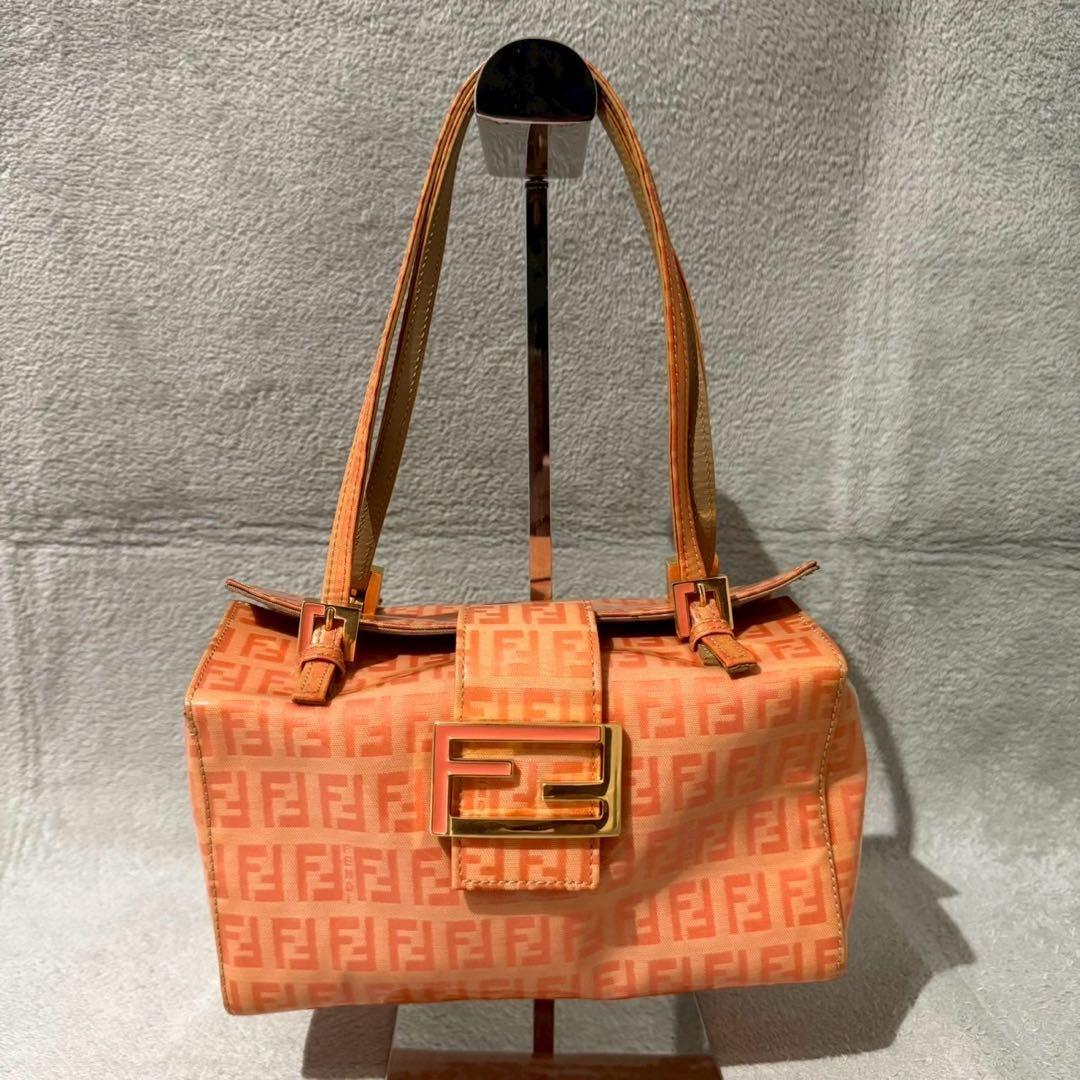 バッグ FENDI Patent Leather FF Zucca Hand Bag