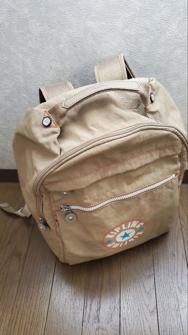 kipling(キプリング)　バックパック　リュック　ナイロン　軽量　ベージュ