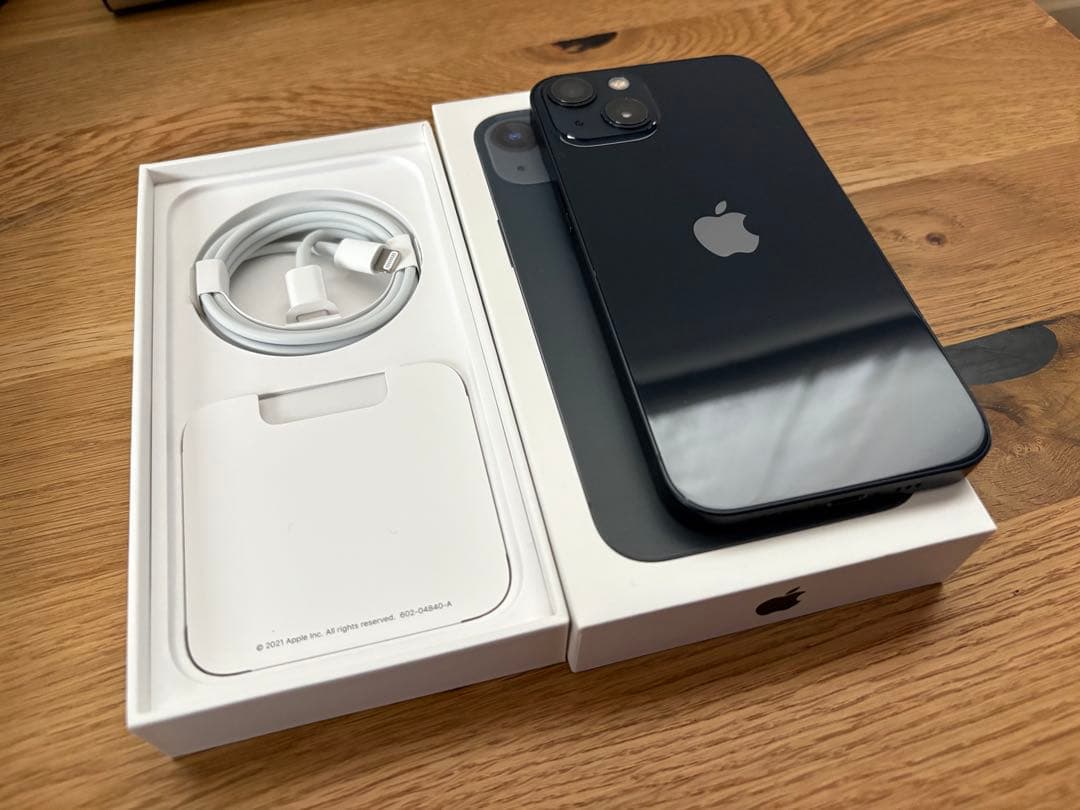 Apple iPhone 13 ミッドナイト 128GB おまけつき