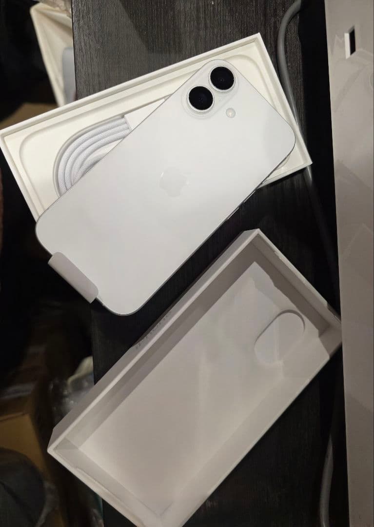 【新品同様】 iPhone17 ホワイト 256GB 本体 Apple