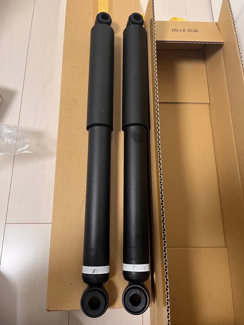 ハイエース200系8型新車外しショックアブソーバー2025年8月納車外し