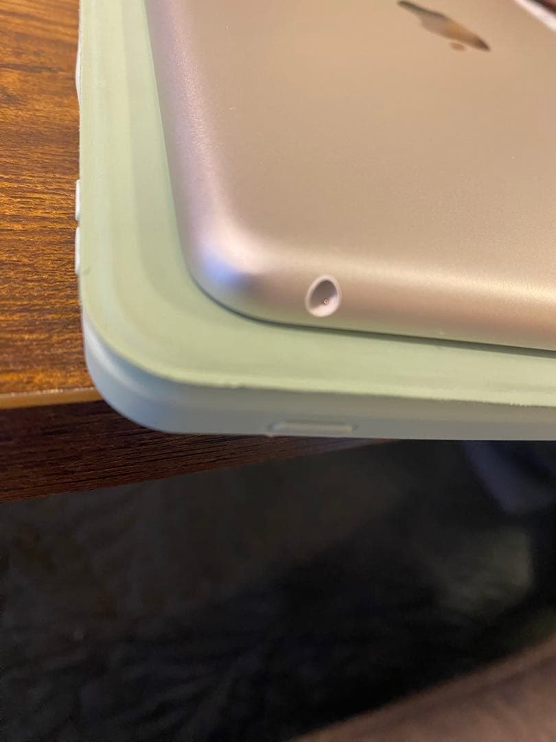 【美品】iPad (第9世代) 64GB バッテリー100% 充電回数14回