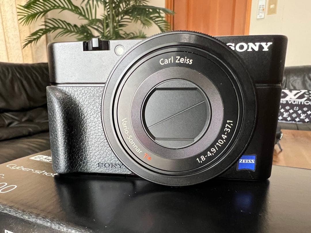 【美品】SONY RX100 コンパクトデジタルカメラ Carl Zeiss