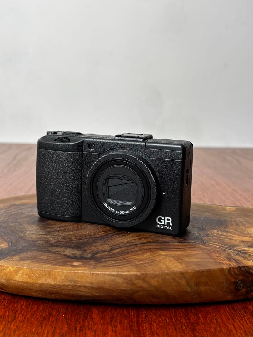 ショット数少ないです。RICOH GR DIGITAL III 美品