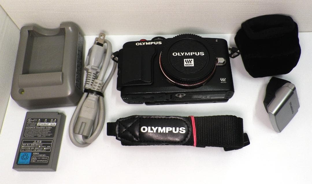 OLYMPUS E-PL6 ボディ、付属品付き