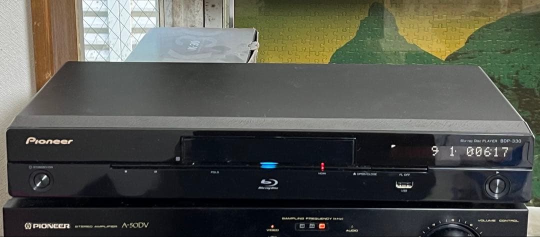 Pioneer　ブルーレイプレーヤー　BDP-300　中古本体とリモコンです。