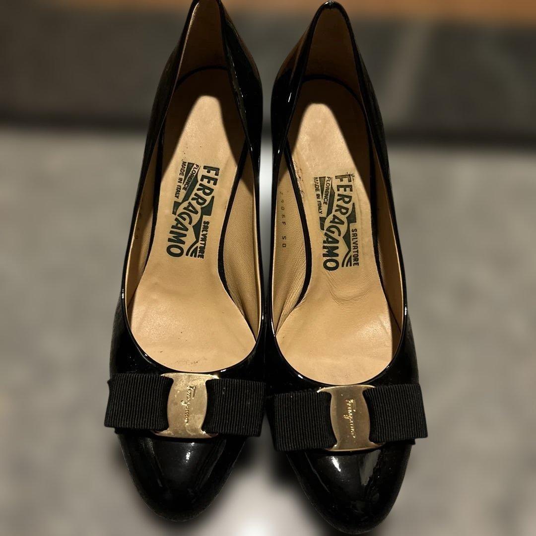 あ*し様 Ferragamo 黒 リボン付き ハイヒール