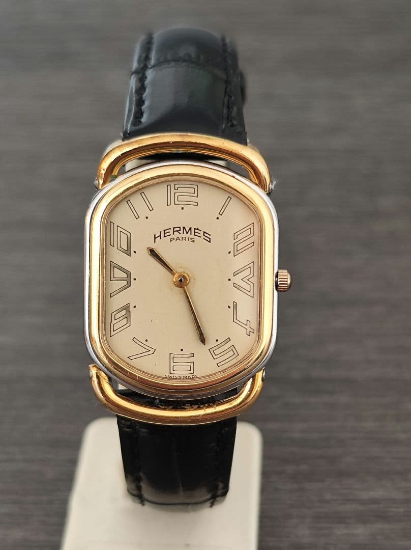 稼働品 HERMES レディース腕時計 シャンパン色アラビア数字文字盤