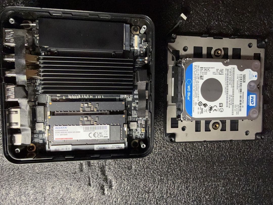 ミニPC MINISFORUM UM690 (Ryzen 9 6900HX)