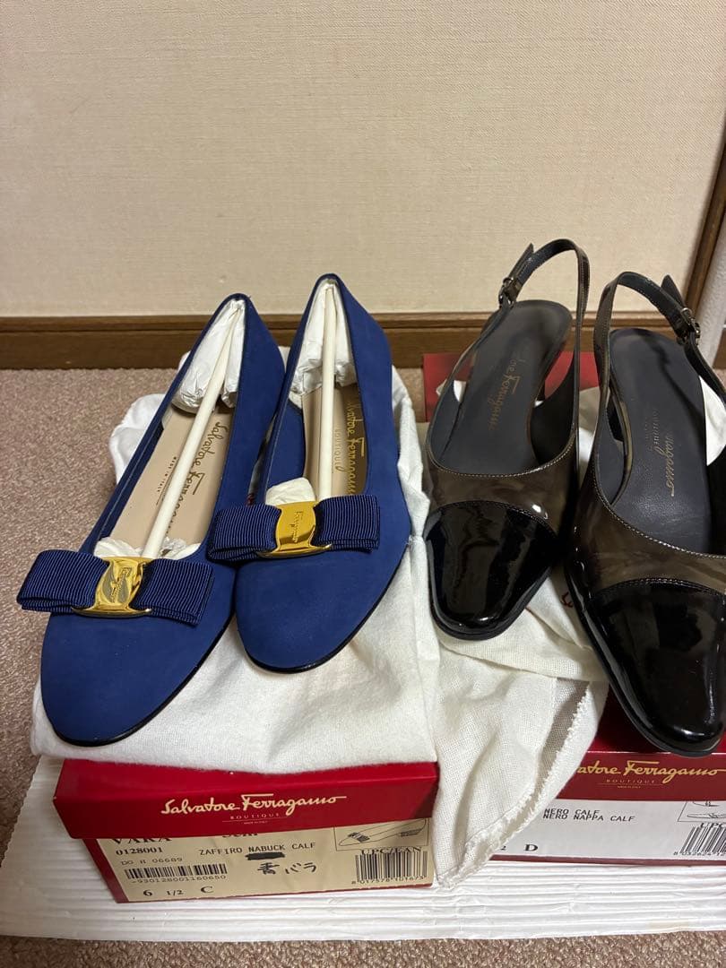 サルヴァトーレフェラガモ　パンプス　バックストラップ　2足まとめ売り