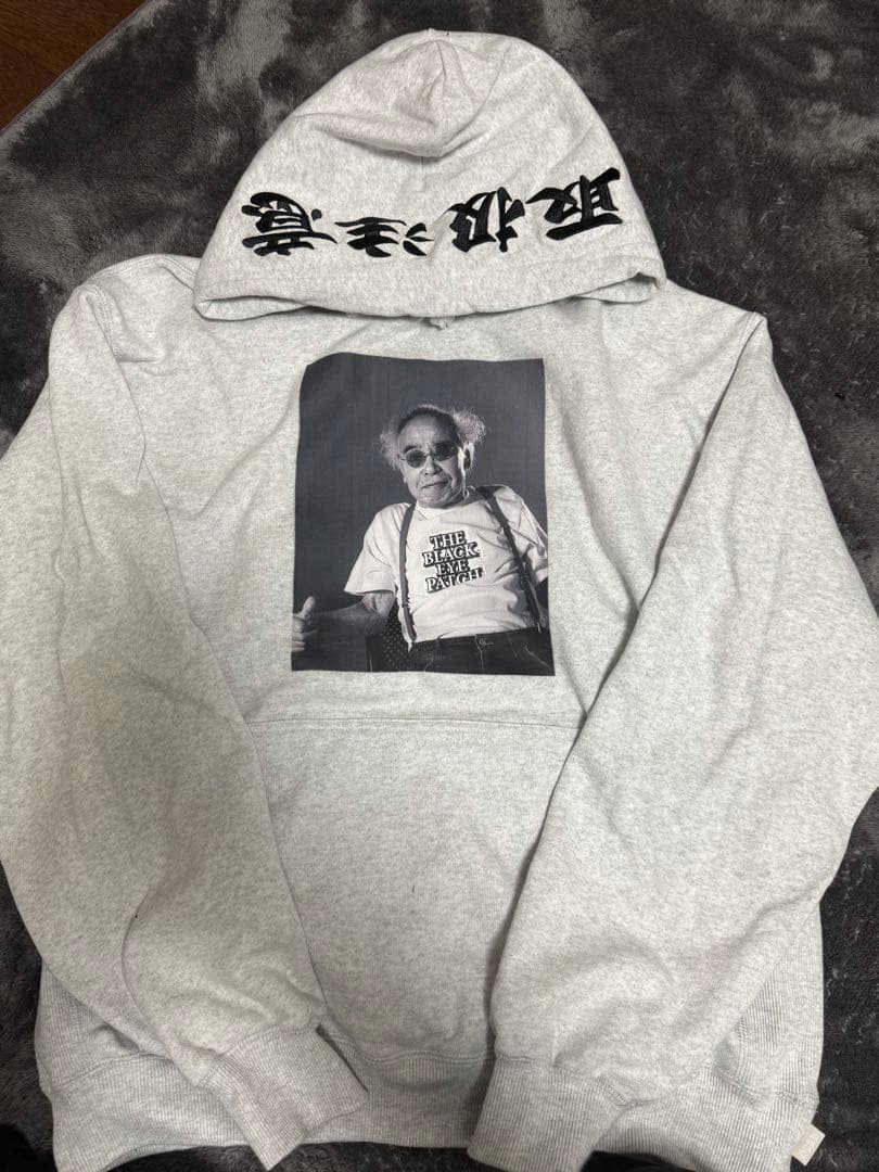 BLACK EYE PATCH パーカー