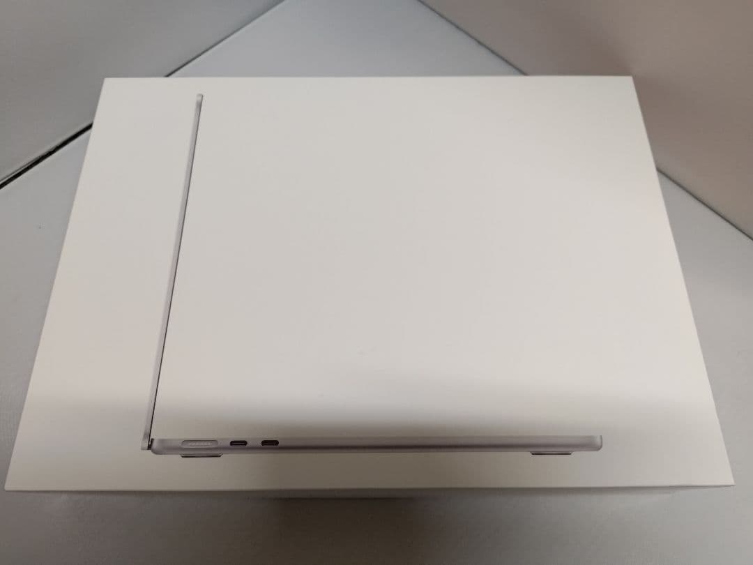 美品 MacBook Air 13.6インチ M2 2022 8GB 256GB