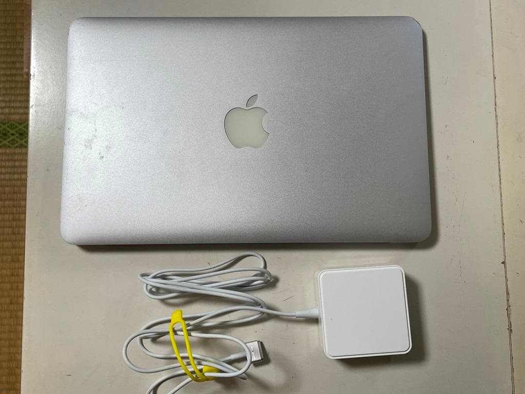 Apple MacBook Air 11inch Mid 2012 本体