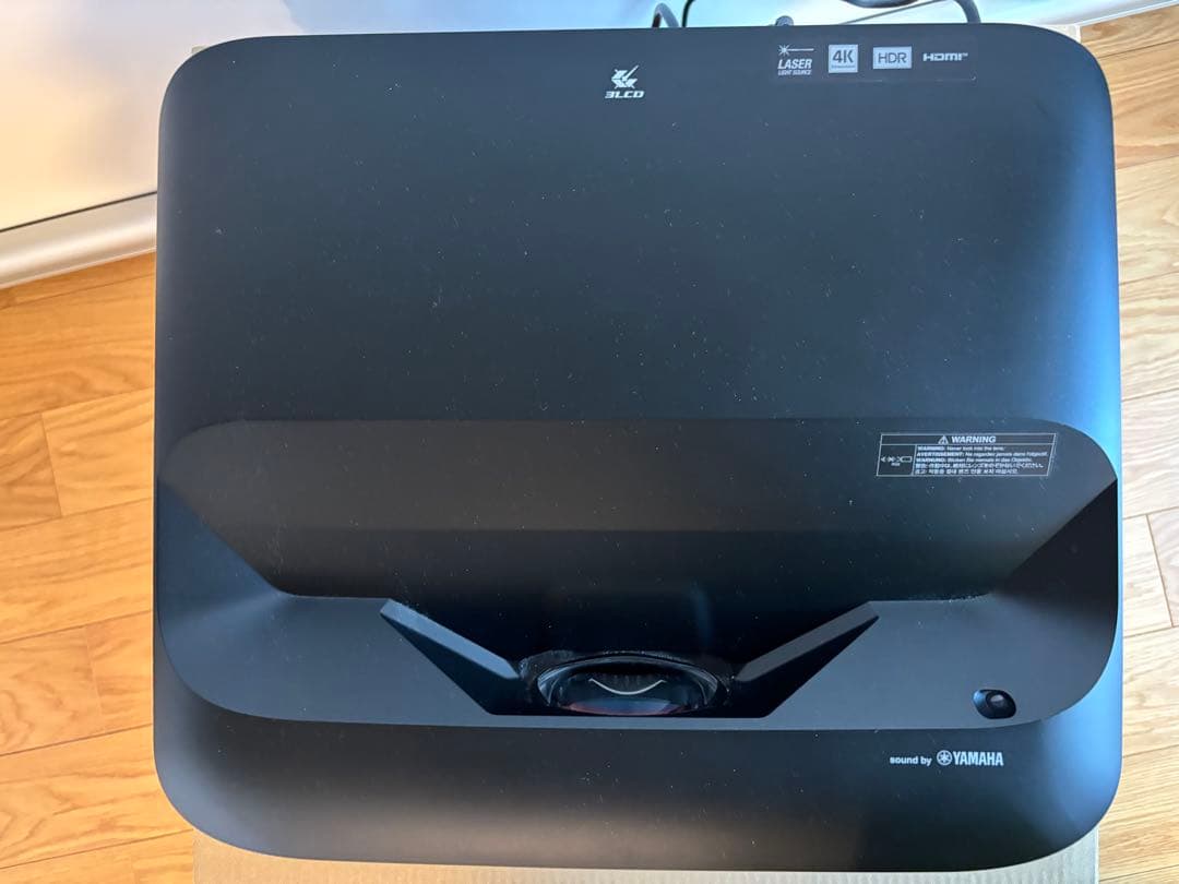 EPSON EH-LS650B プロジェクター　中古