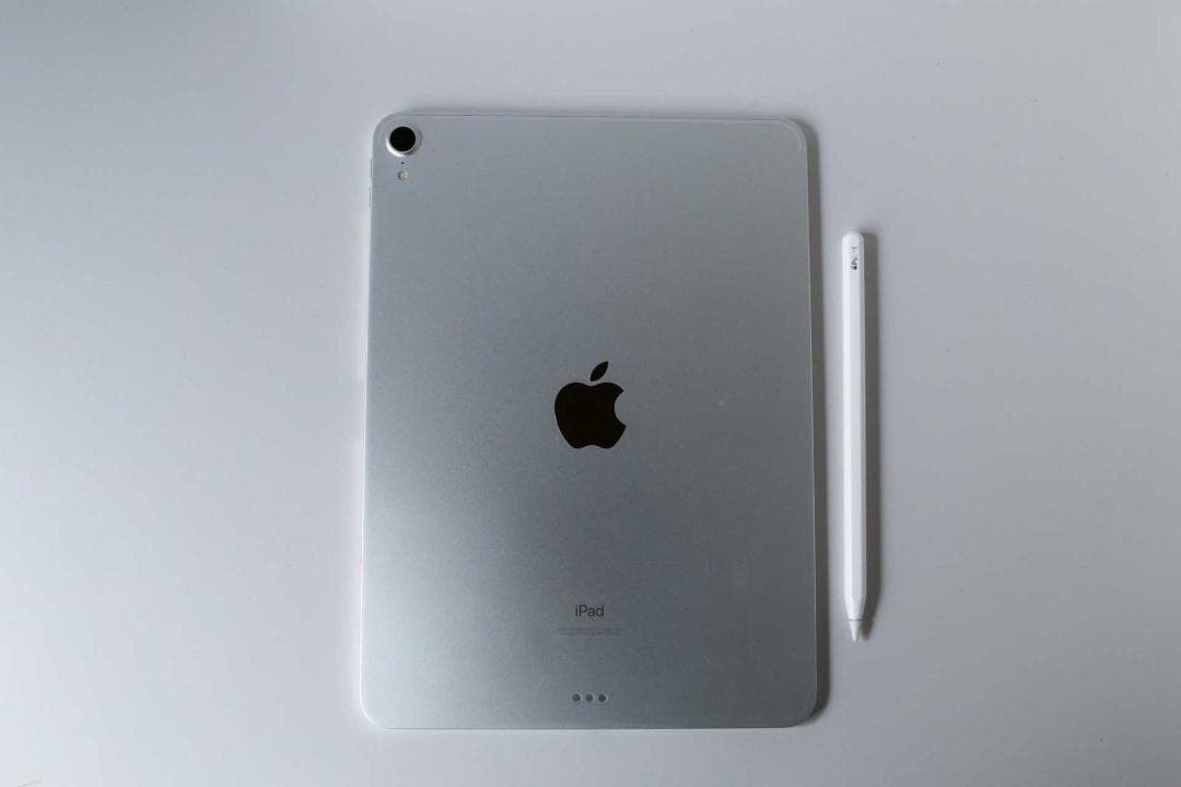 さ*ぃ様 ワンオーナー　iPadPro 11インチ　2018　64G　シルバー