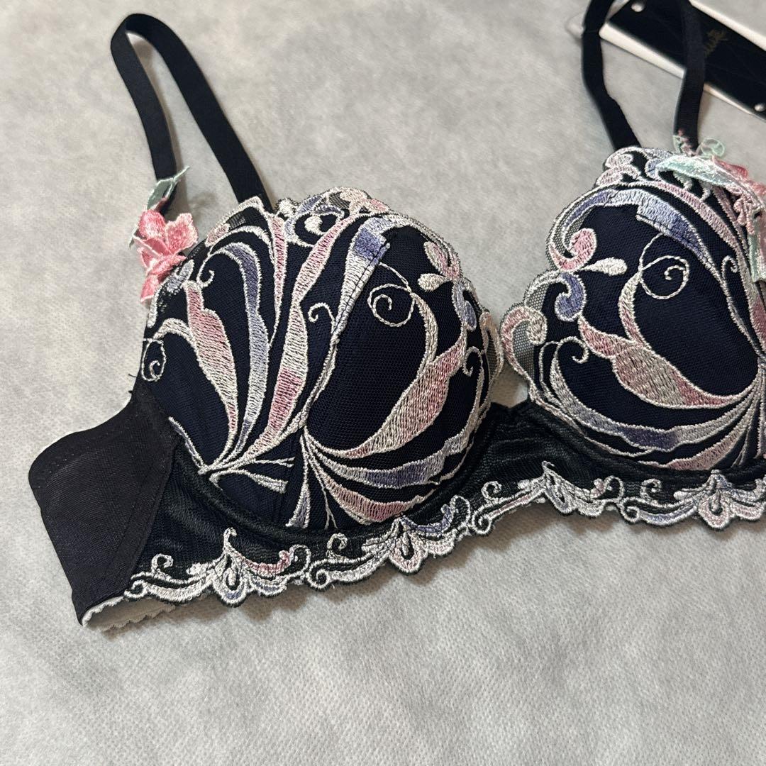 ワコール　サルート　66G ブラ＆ショーツ　C65 　新品　匿名配送