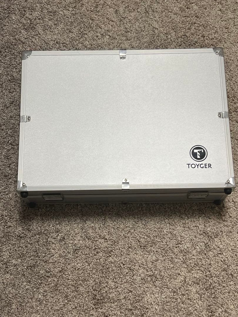TOYGER CEO Storage アタッシュケース シルバー 仕切り21枚