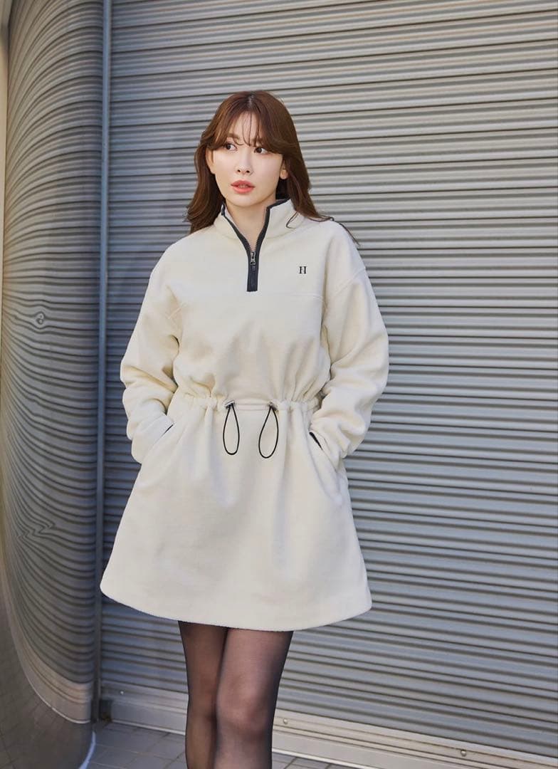 クリーム色フリースハーフネックワンピース