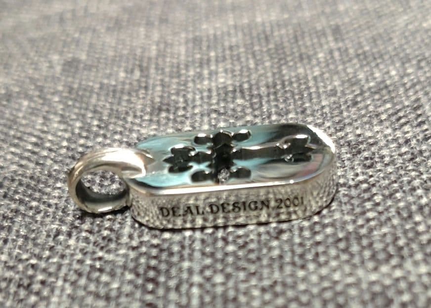 本日限定値下げ　ディールデザイン リリークロスドッグタグペンダントトップ