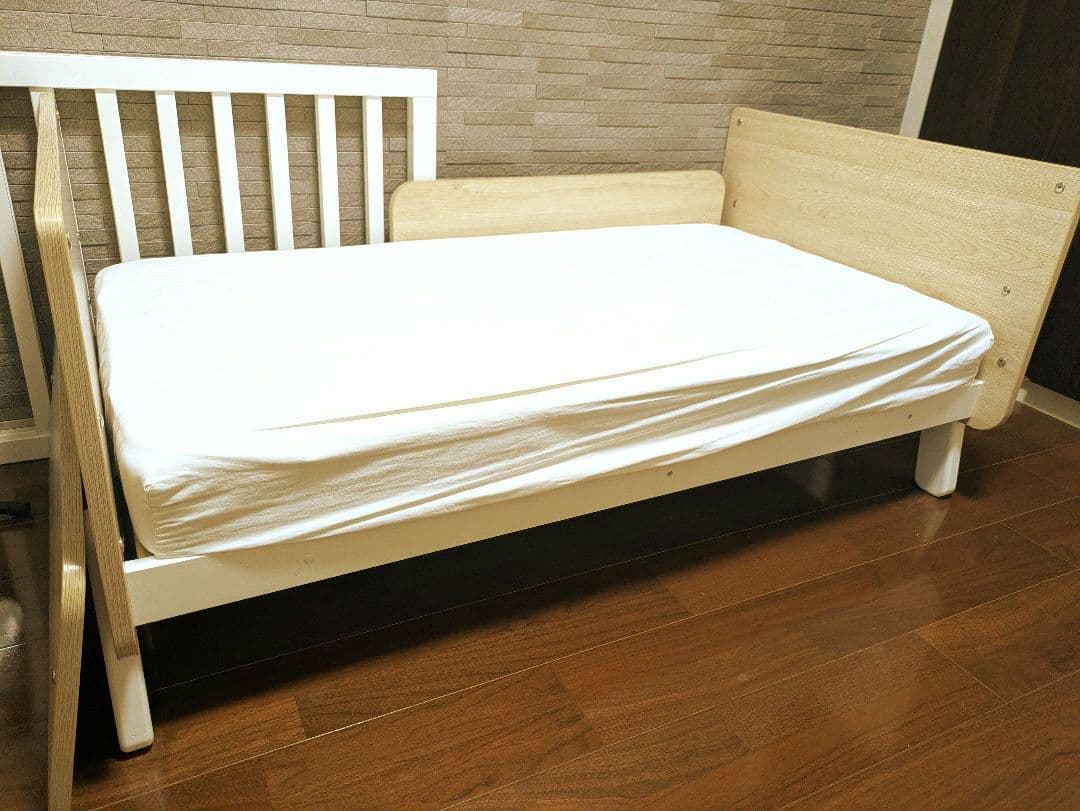 【値下しました】Boori 3in1 ベビーベッド ナッティ　専用マットレス付き