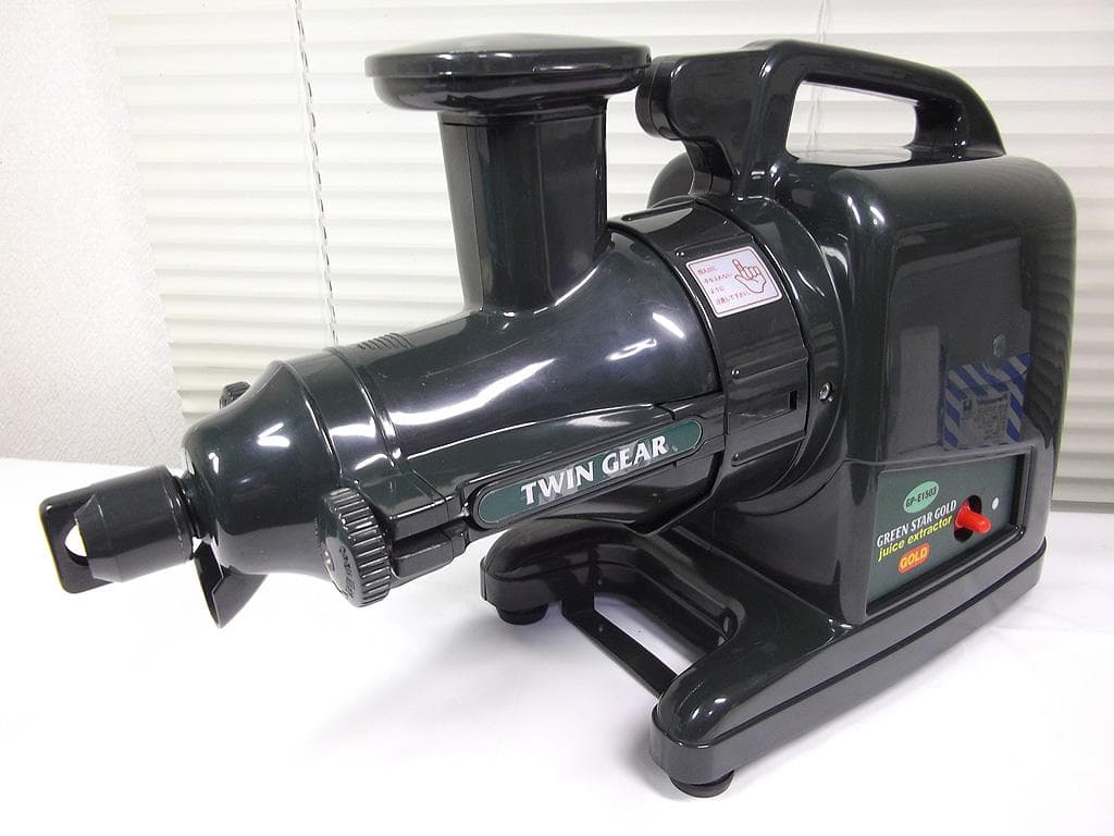 野菜しぼり器 スロージューサー しぼるくん 高波動ジュースマシン