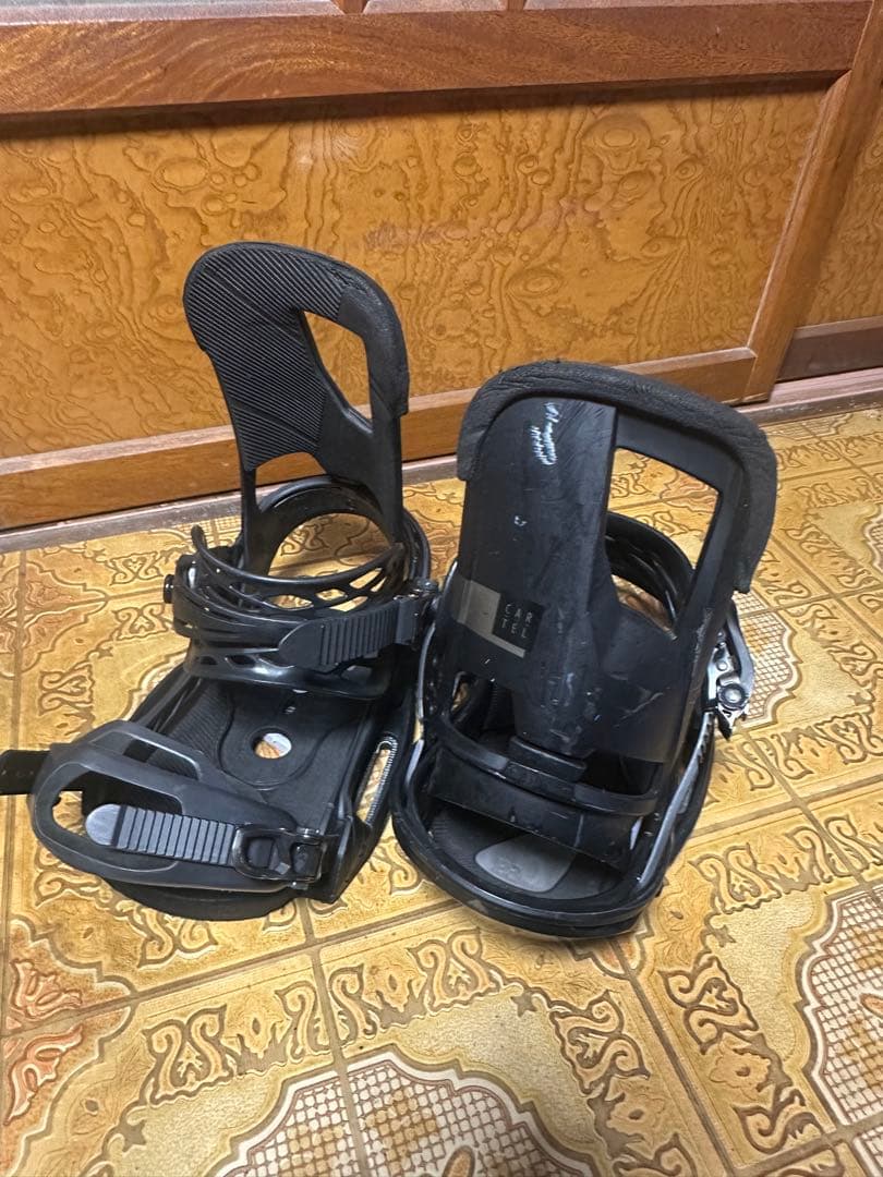 バートン　カーテル EST ビンディング