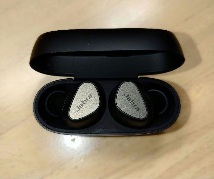 Jabra Elite 5 ワイヤレスイヤホン　包装箱・付属品・説明書一式付き