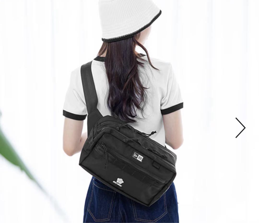 マリークワント ニューエラ　ボディバッグ　スクエア ボディバッグ