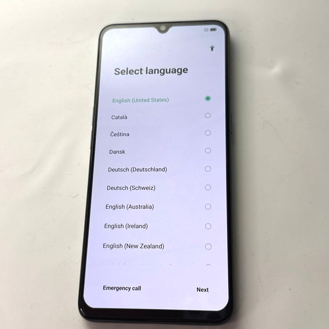 OPPO A73 メモリー4GB ストレージ64GB