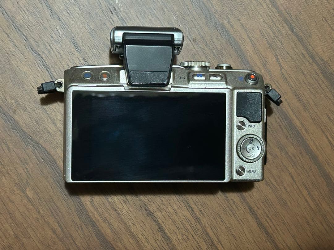 Olympus PEN E-PL6 ミラーレスカメラ