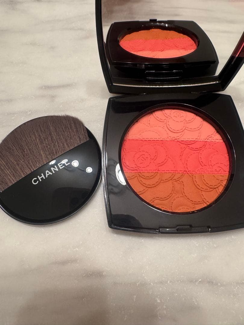 最新CHANEL パウダーチークトリオ 限定版