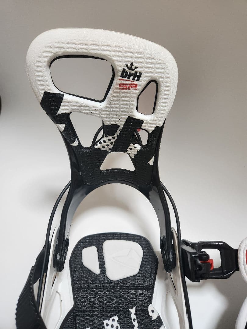 SP スノーボード ビンディング ホワイト/ブラック/レッド