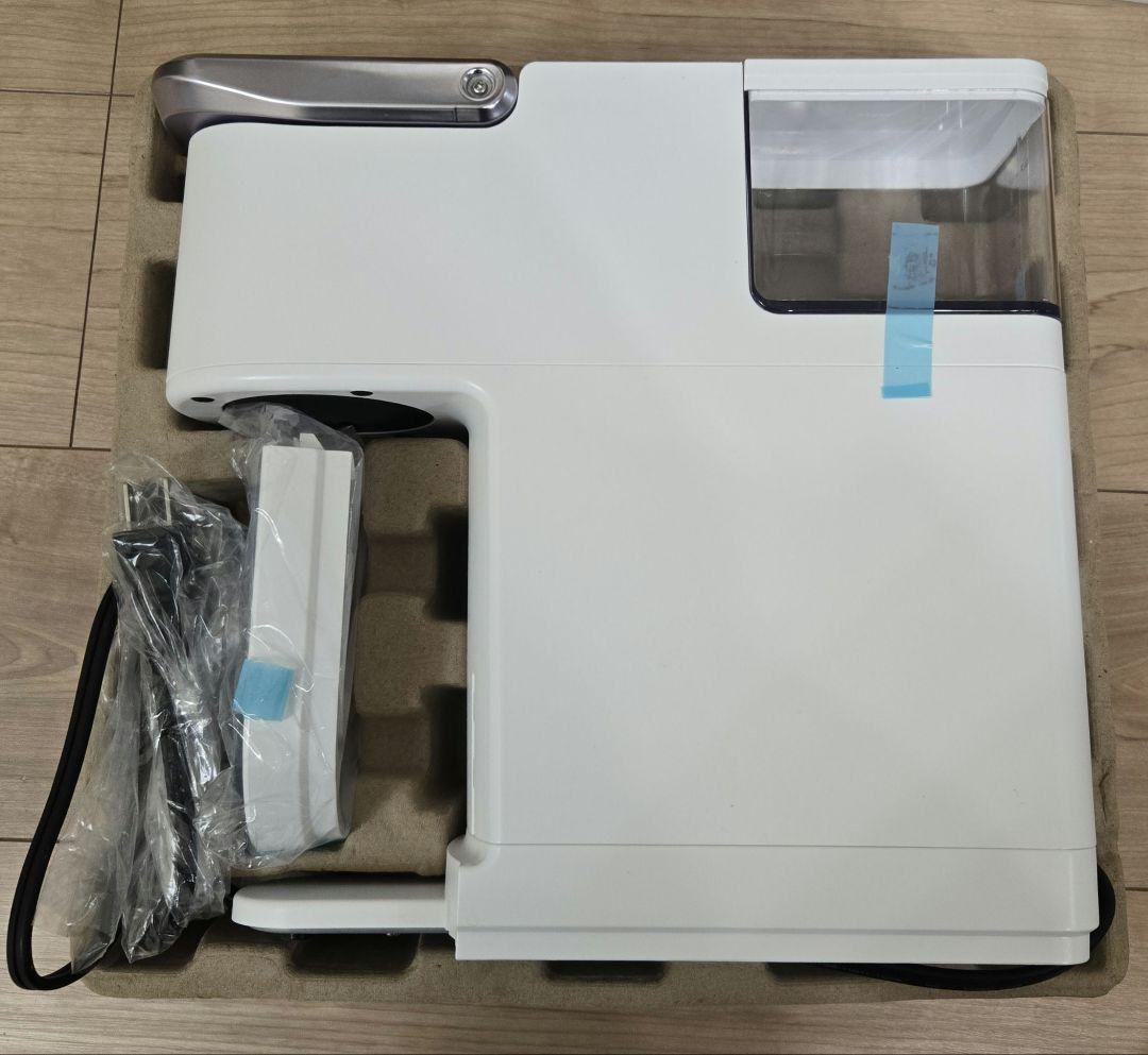 KEURIG KB-01 ホワイト コーヒーメーカー&K-CUP TREE