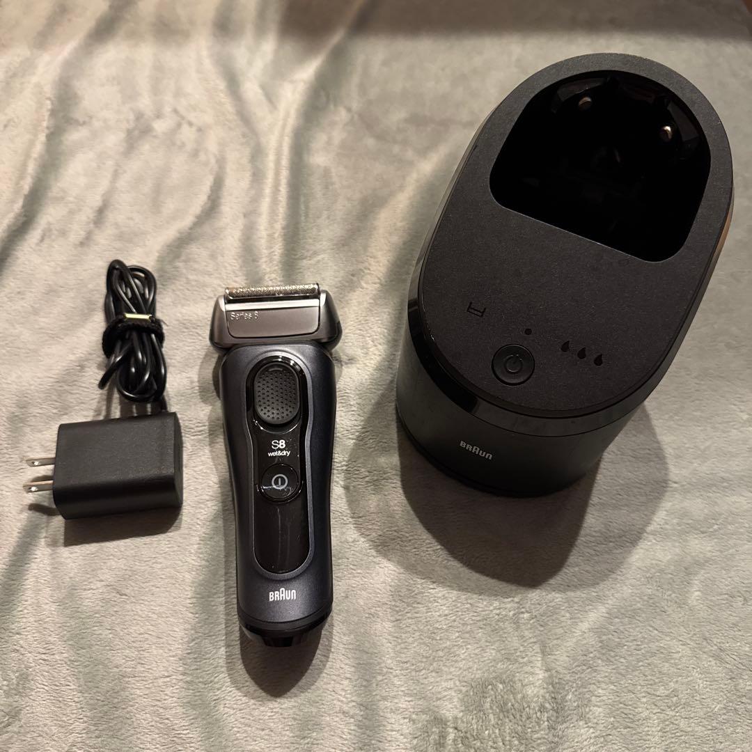 Braun S8 メンズ電気シェーバー 充電器付き