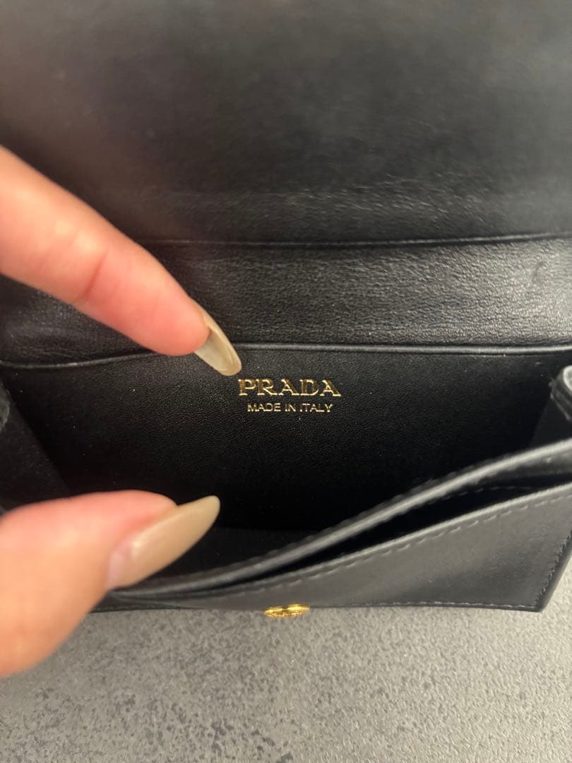 PRADA 名刺入れ ブラック エピレザー