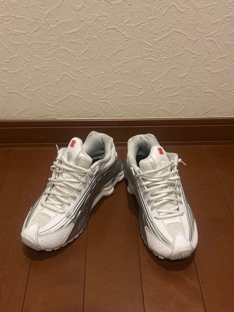 ナイキ　ショックスr4 ウィメンズ