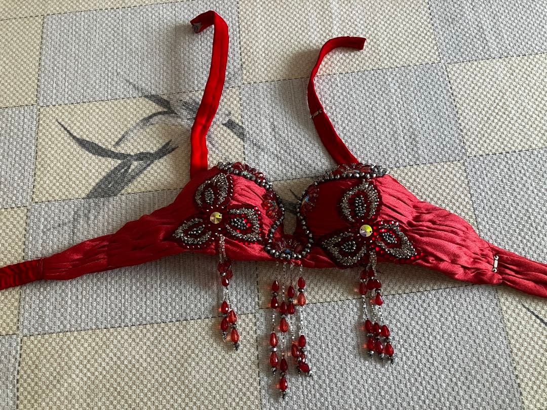 ベリーダンス　オリエンタル　衣装　赤色